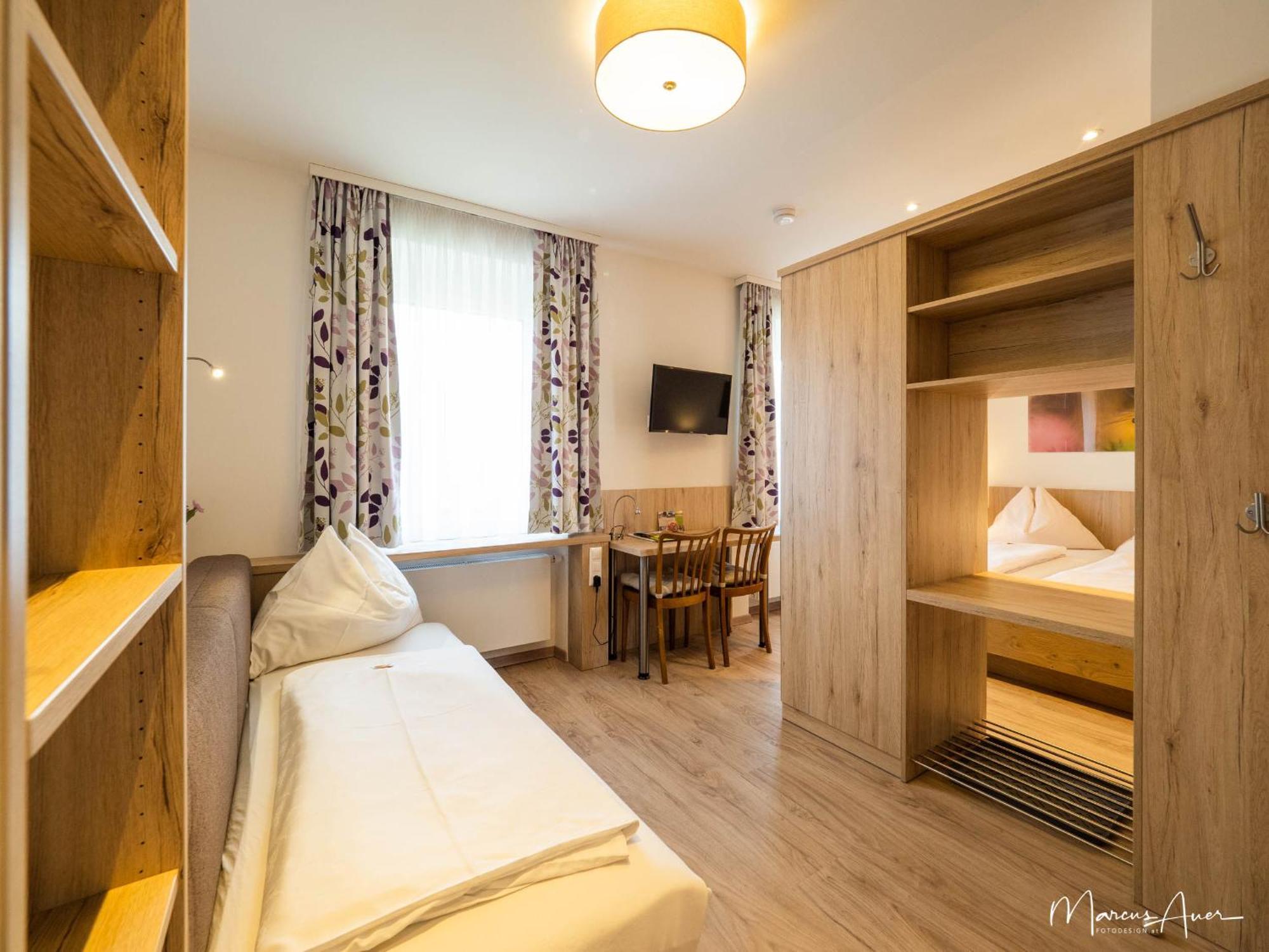 Pension Ehrenfried - Hotel Garni Kindberg Oda fotoğraf